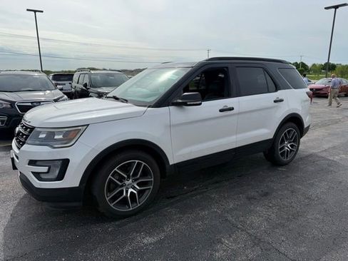 Used 2017 Ford Explorer Sport w/ Equipment Group 401A AWD/4WD image 4