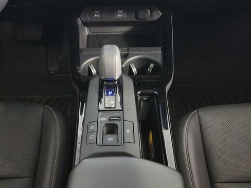 Used 2024 Toyota Prius XLE image 25