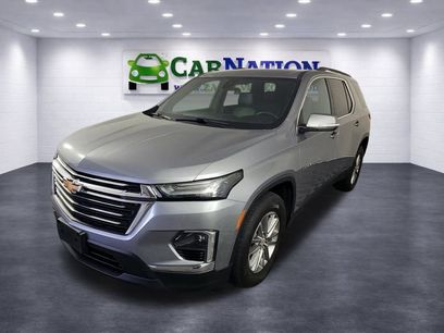 Used 2023 Chevrolet Traverse LT