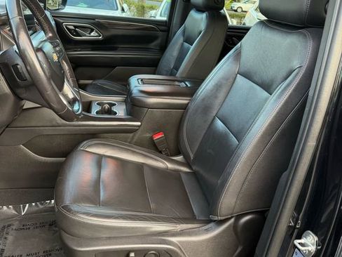 Used 2021 Chevrolet Suburban LT RWD image 9