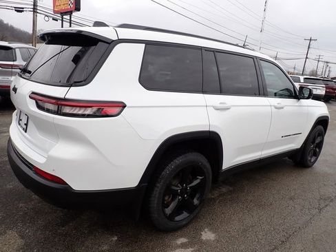 Used 2023 Jeep Grand Cherokee L Laredo image 7