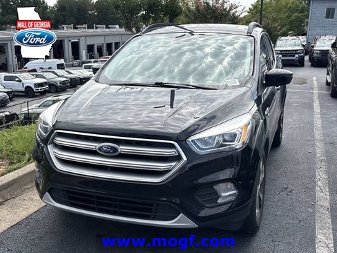 Used 2017 Ford Escape SE w/ Equipment Group 201A FWD image 1