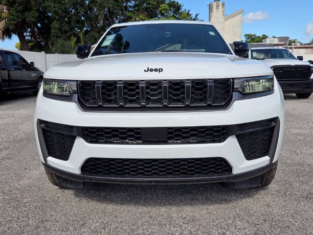 New 2026 Jeep Grand Cherokee Altitude RWD image 4