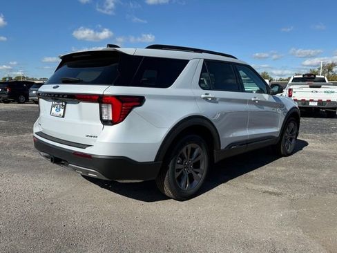 New 2026 Ford Explorer Active w/ Active Comfort Package image 9