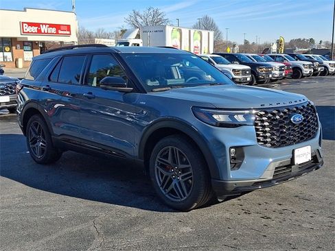 New 2026 Ford Explorer ST-Line w/ ST-Line Street Pack image 2