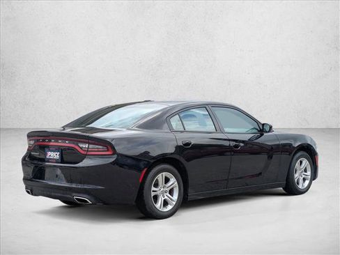 Used 2022 Dodge Charger SXT w/ Leather Interior Group image 5