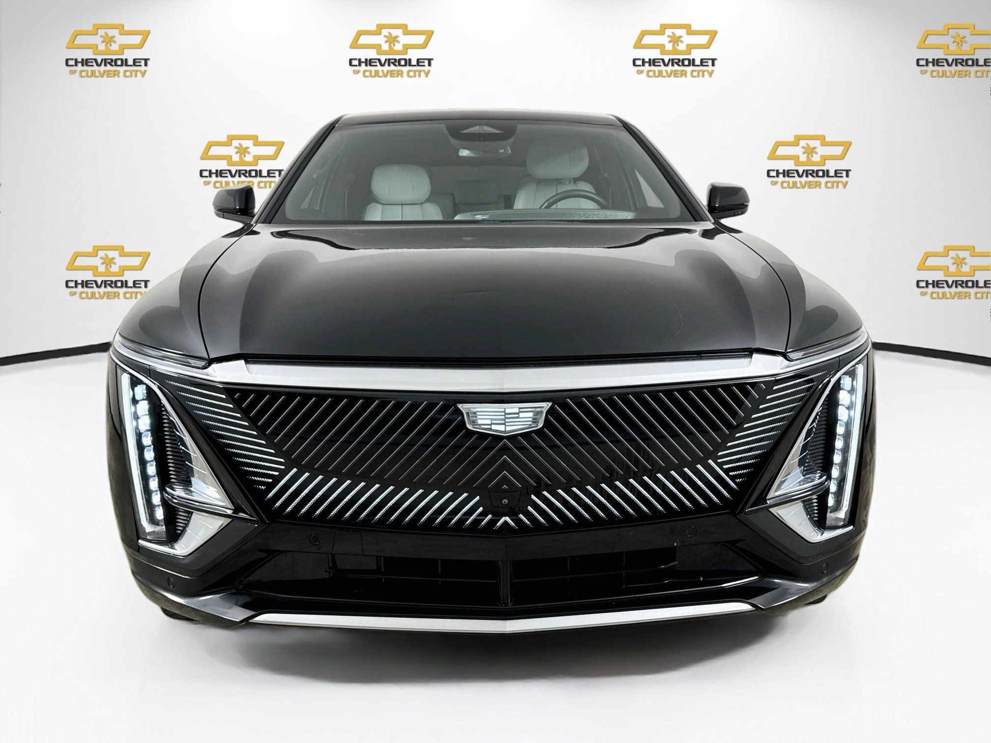 Used 2024 Cadillac Lyriq Luxury RWD image 2