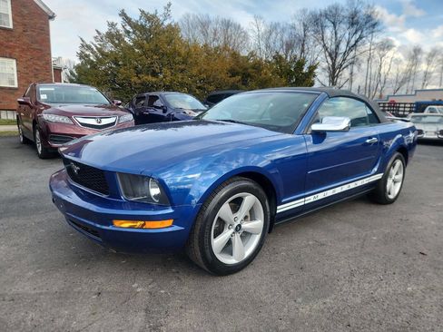 Used 2008 Ford Mustang Convertible image 5