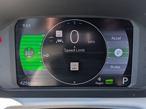 Certified 2023 Chevrolet Bolt EUV Premier w/ Sun & Sound Package FWD image 18
