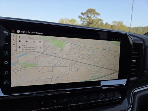 Used 2025 Chevrolet Silverado 2500 ZR2 w/ Technology Package image 4