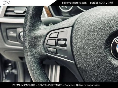 Used 2017 BMW 320i Sedan RWD image 29