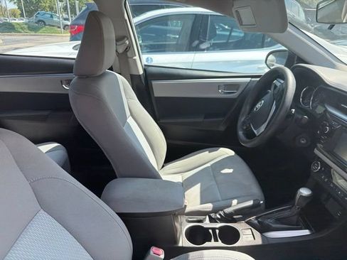 Used 2016 Toyota Corolla LE FWD image 11