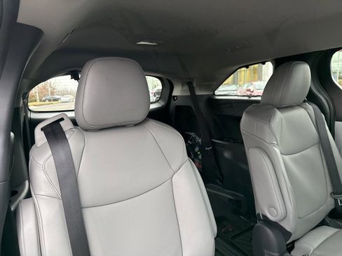 New 2026 Toyota Sienna XLE image 14