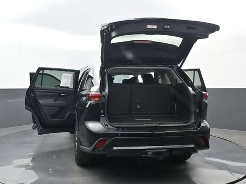 Used 2026 Toyota Highlander XLE AWD/4WD image 37