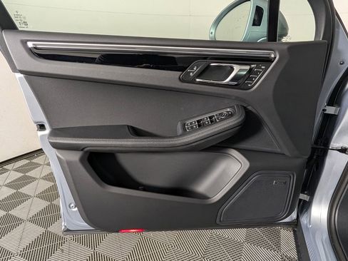 New 2026 Porsche Macan AWD/4WD image 25