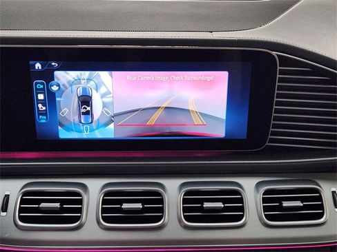 Used 2025 Mercedes-Benz GLS 450 4MATIC image 18