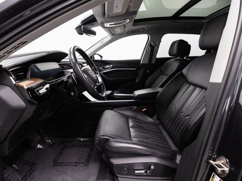 Used 2019 Audi e-tron Prestige image 7