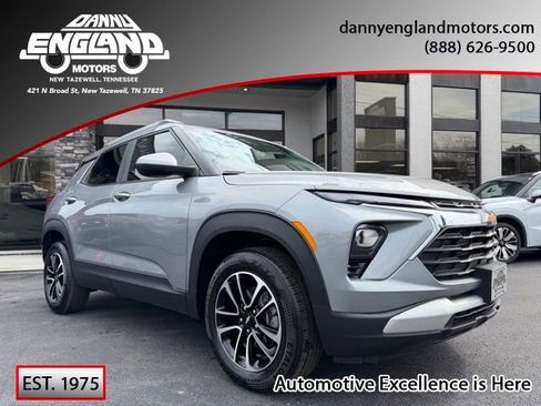 Used 2024 Chevrolet TrailBlazer LT w/ LT Cold Weather Package image 1