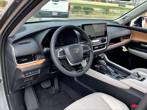 Used 2026 Toyota Grand Highlander Limited image 18