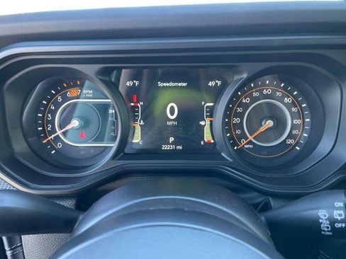 Used 2025 Jeep Wrangler Unlimited Rubicon AWD/4WD image 23