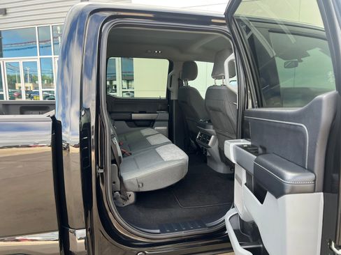Used 2024 Ford F250 XLT w/ Black Appearance Package AWD/4WD image 14
