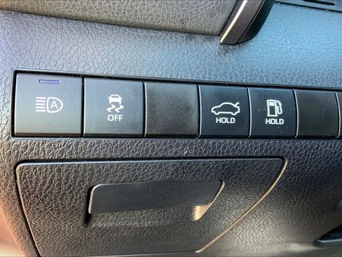 Used 2023 Toyota Camry SE FWD image 31