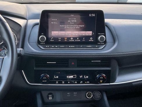 Used 2025 Nissan Rogue SV AWD/4WD image 7