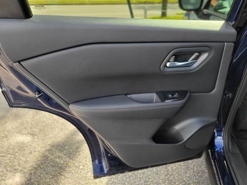 Used 2026 Nissan Rogue SV image 14