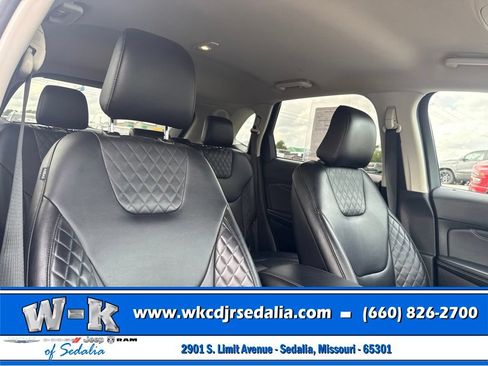 Used 2024 Ford Edge Titanium AWD/4WD image 32