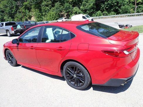 Certified 2025 Toyota Camry SE FWD image 5