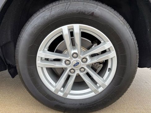 Used 2020 Ford Explorer XLT w/ Equipment Group 202A image 8