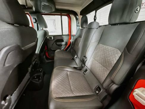 Used 2024 Jeep Gladiator Mojave w/ Convenience Group AWD/4WD image 23