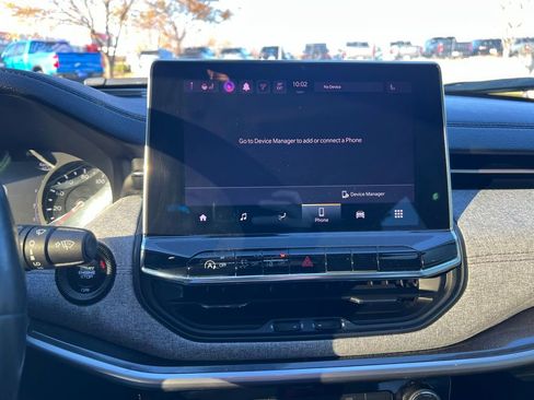 Used 2022 Jeep Compass Latitude image 32