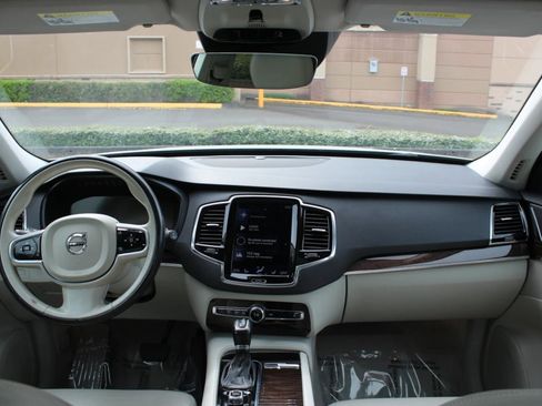 Used 2016 Volvo XC90 T6 Momentum AWD/4WD image 27