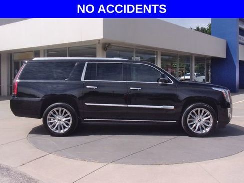 Used 2017 Cadillac Escalade ESV Premium Luxury AWD/4WD image 2