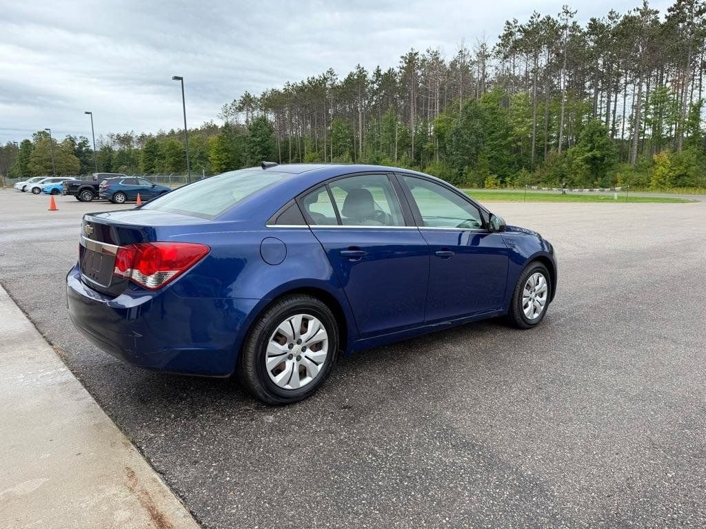 Used 2012 Chevrolet Cruze LS FWD image 4