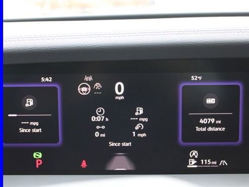 Used 2025 Volkswagen Tiguan SE w/ Panoramic Sunroof Package image 36