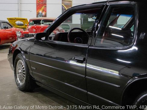 Used 1988 Oldsmobile Toronado Trofeo image 22