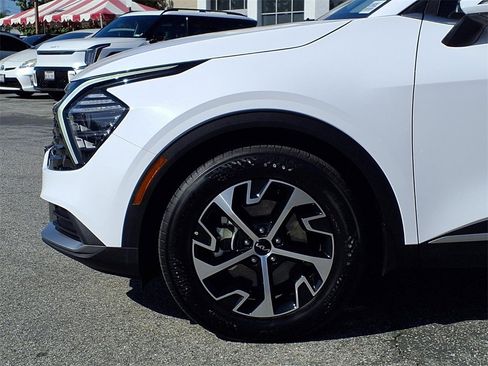 Used 2025 Kia Sportage EX image 15