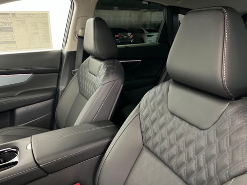 New 2026 Nissan Murano Platinum w/ Cargo Package AWD/4WD image 16