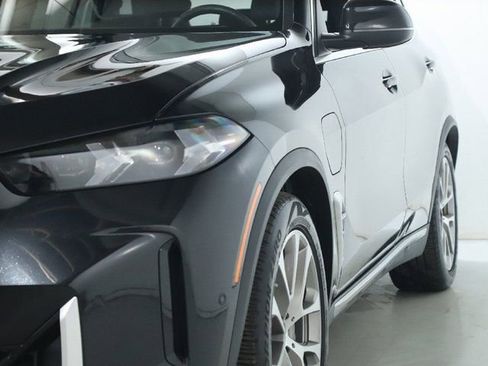 Certified 2024 BMW X5 xDrive50e w/ Climate Comfort Package image 5