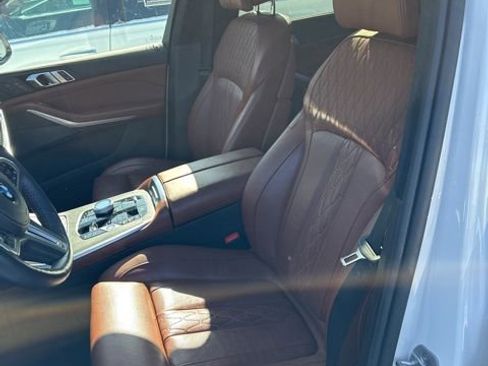 Used 2025 BMW X7 M60i image 7