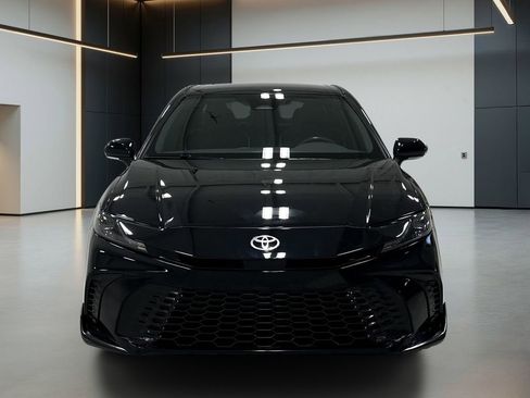 Used 2025 Toyota Camry SE FWD image 8
