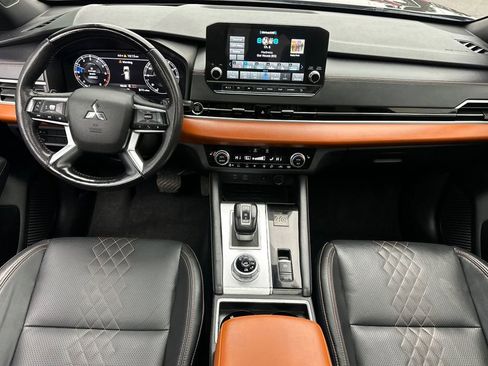 Used 2023 Mitsubishi Outlander SEL image 16