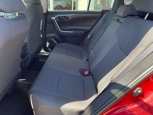Used 2019 Toyota RAV4 LE w/ Carpet Mat Package AWD/4WD image 21