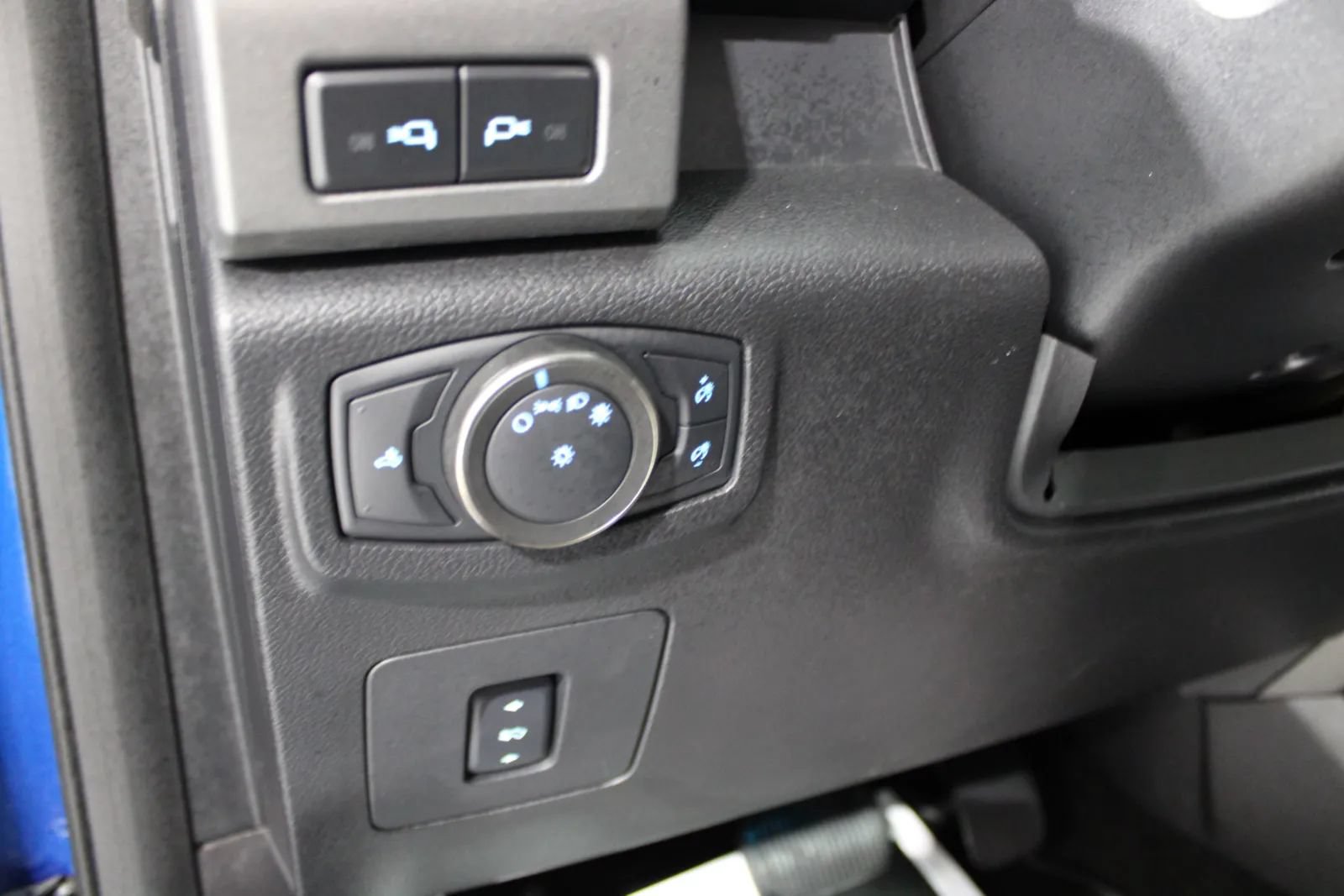 Used 2018 Ford F150 Raptor w/ Equipment Group 802A Luxury AWD/4WD image 49