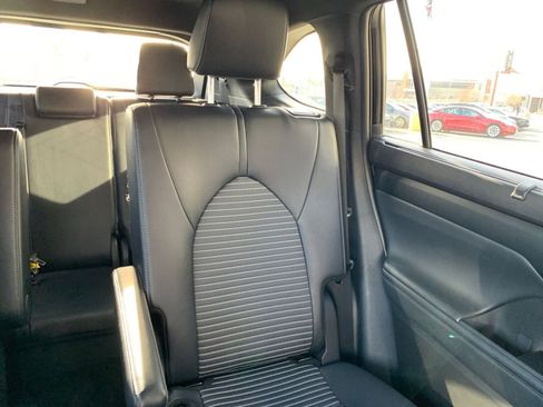 Used 2025 Toyota Highlander XSE image 39