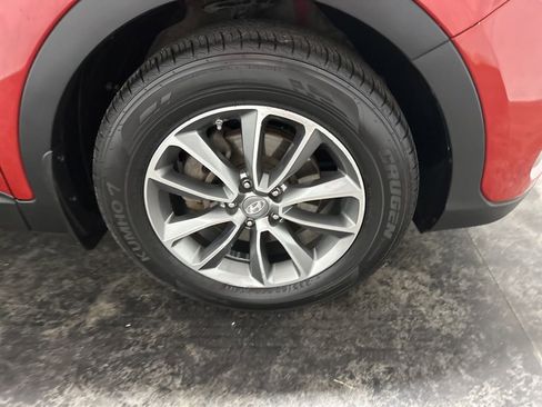 Used 2018 Hyundai Santa Fe SE FWD image 4