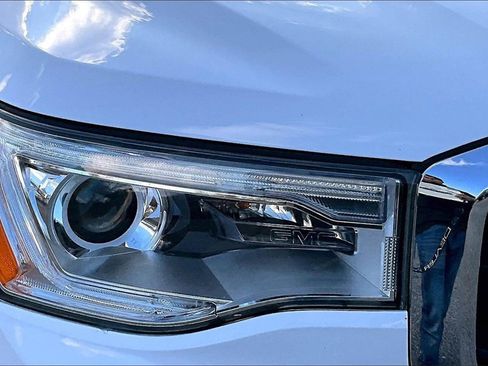 Certified 2019 GMC Acadia SLE image 27