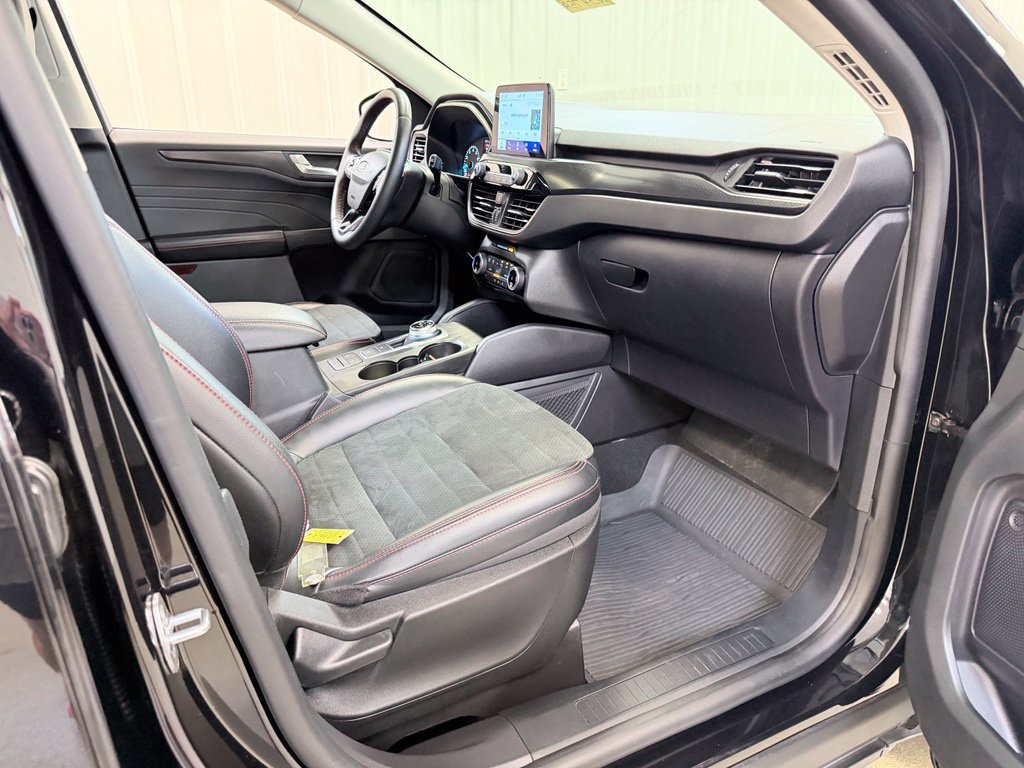 Used 2022 Ford Escape SEL w/ SEL Stealth AWD Package image 37